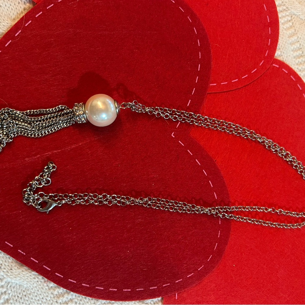 Elegant Silver Pearl Necklace